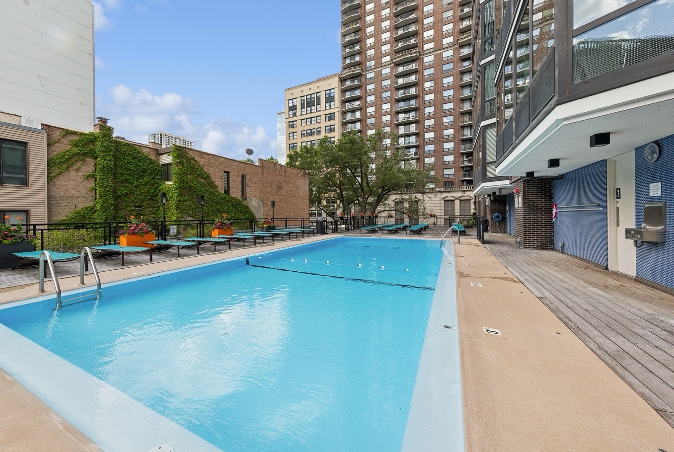 21 W Goethe Street Unit: 5C