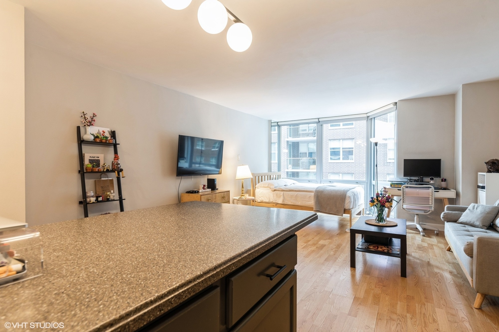 21 W Goethe Street Unit: 5C