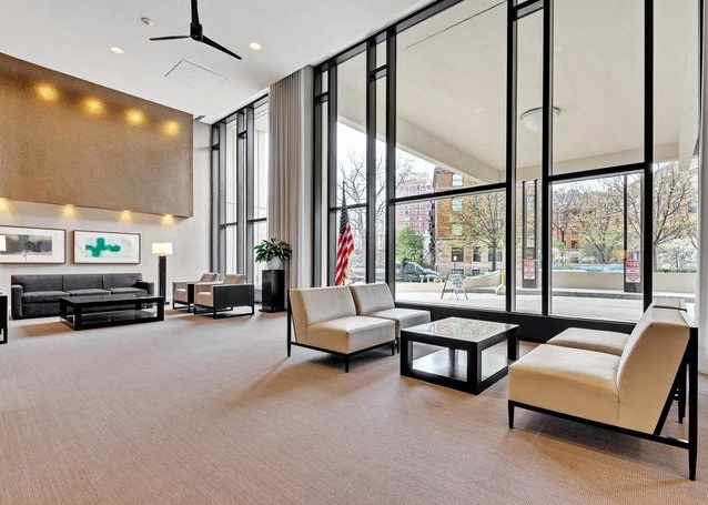 3930 N Pine Grove Avenue Unit: 3116