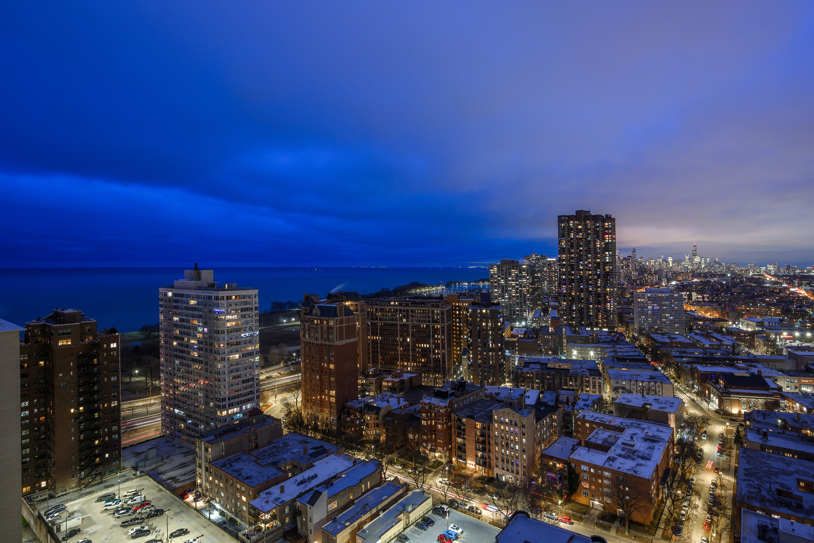 3930 N Pine Grove Avenue Unit: 3116