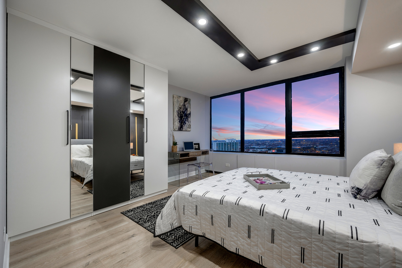 3930 N Pine Grove Avenue Unit: 3116