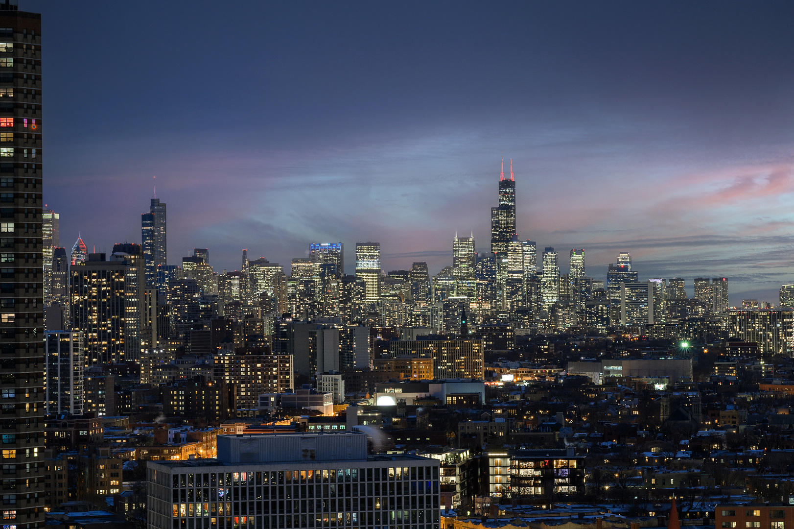 3930 N Pine Grove Avenue Unit: 3116