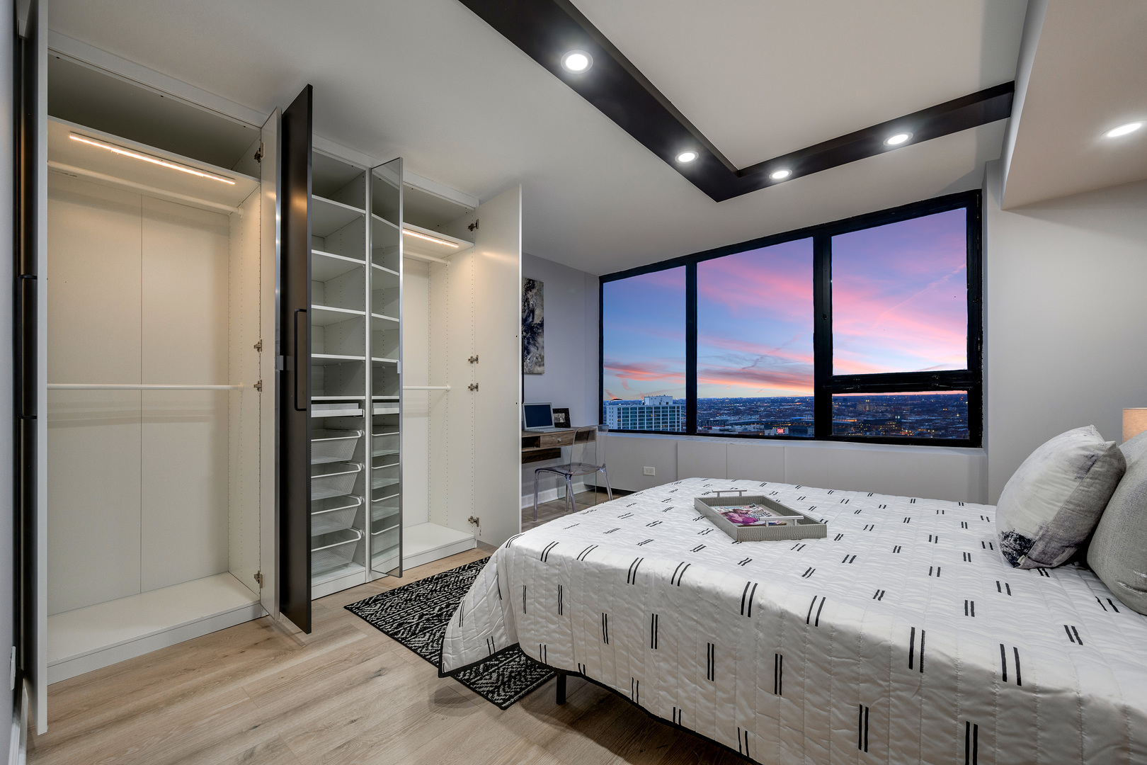 3930 N Pine Grove Avenue Unit: 3116