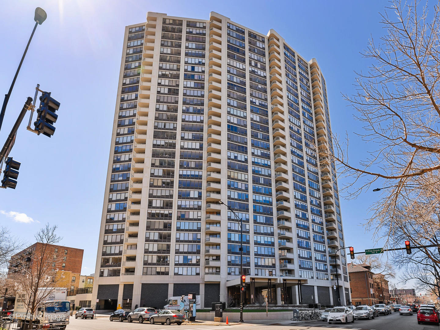 3930 N Pine Grove Avenue Unit: 3116