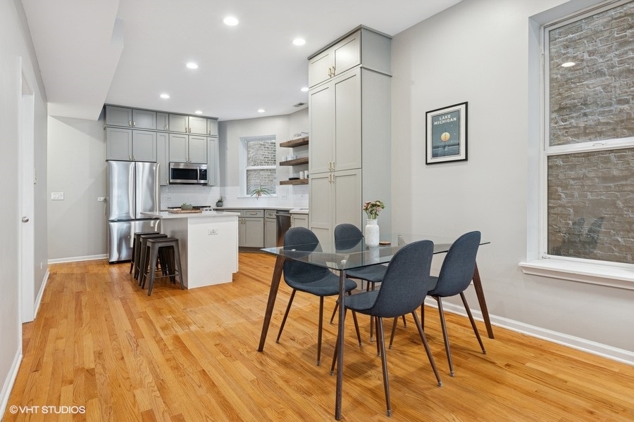 3743 N Wilton Avenue Unit: 1