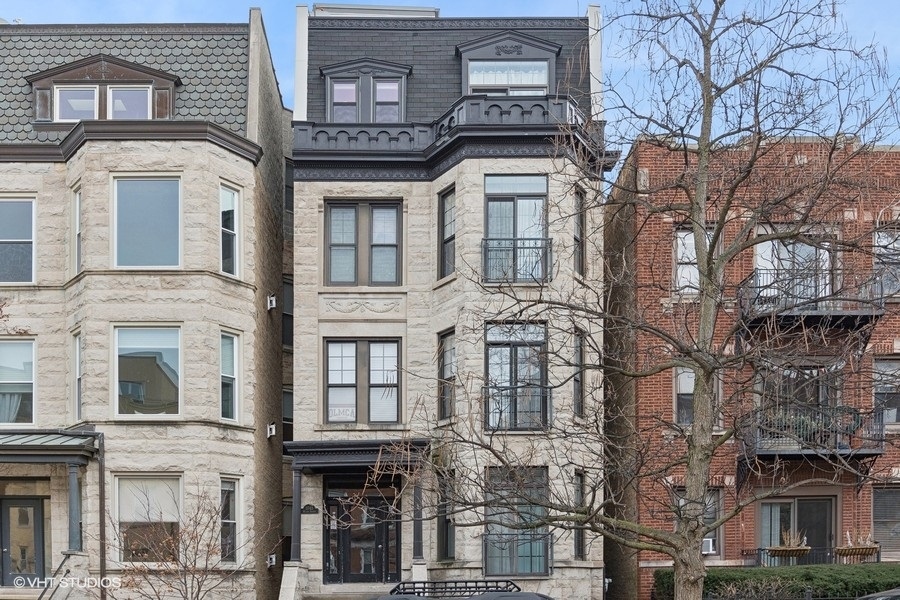 3743 N Wilton Avenue Unit: 1