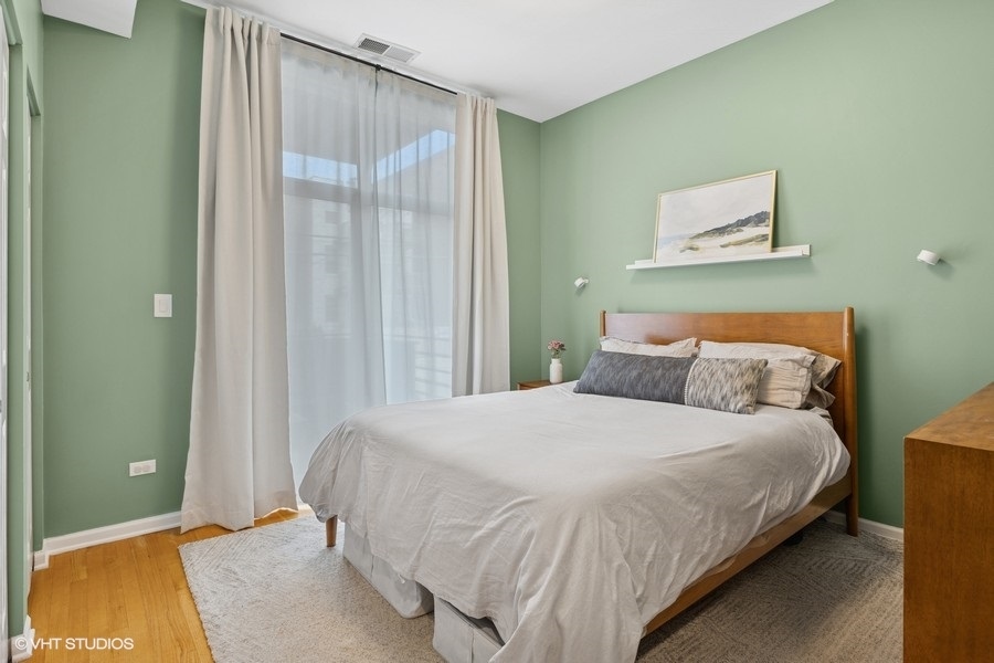 3743 N Wilton Avenue Unit: 1