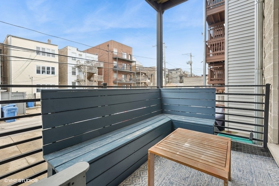 3743 N Wilton Avenue Unit: 1