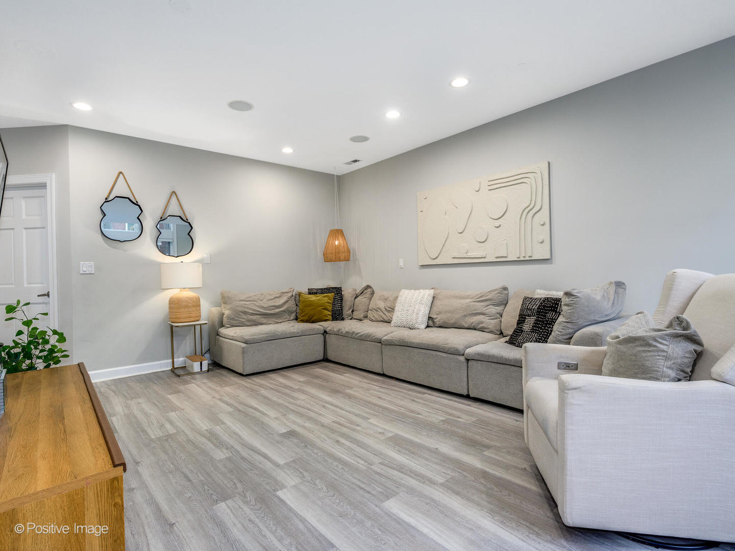883 N Hermitage Avenue Unit: 1