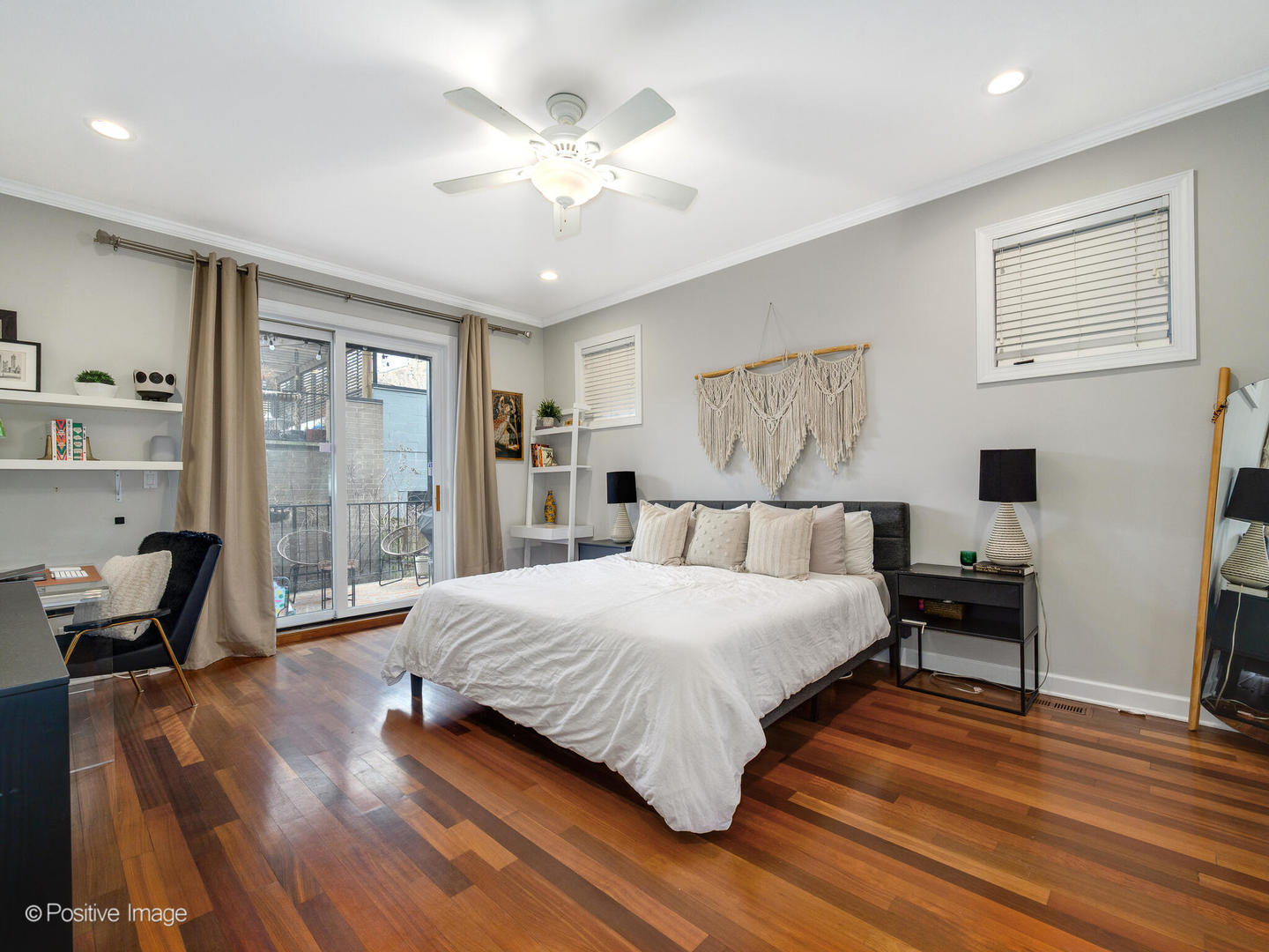 883 N Hermitage Avenue Unit: 1