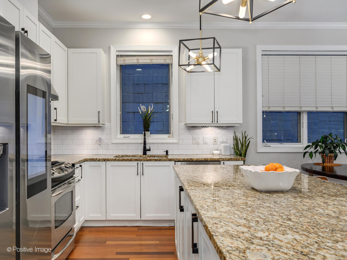 883 N Hermitage Avenue Unit: 1