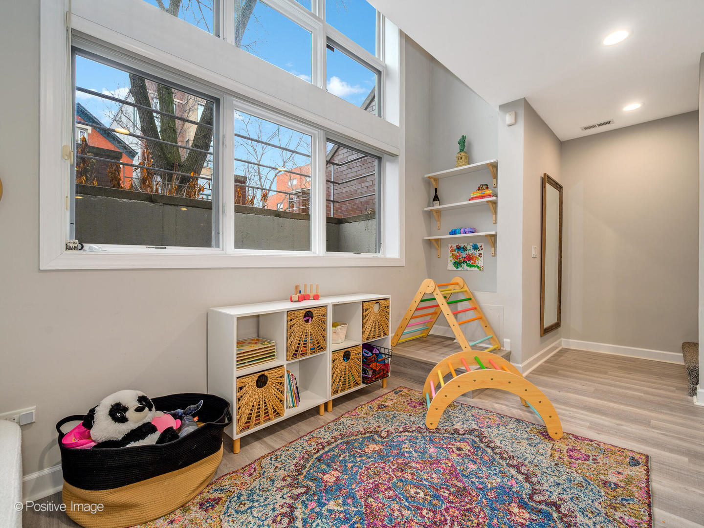 883 N Hermitage Avenue Unit: 1