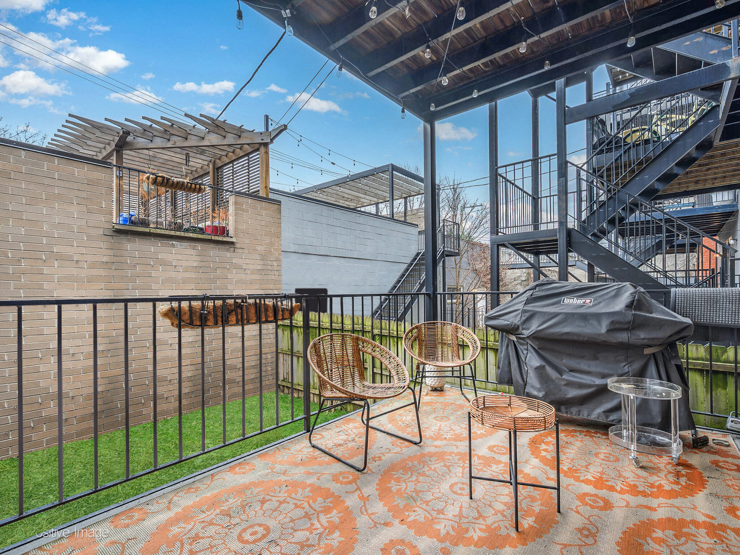 883 N Hermitage Avenue Unit: 1