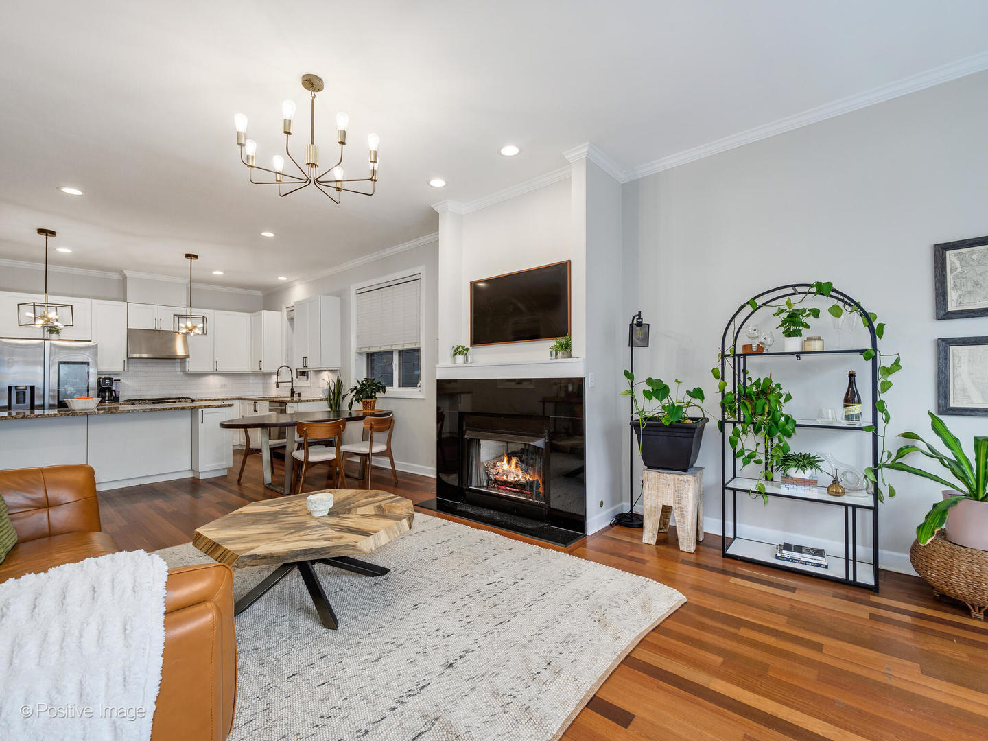 883 N Hermitage Avenue Unit: 1