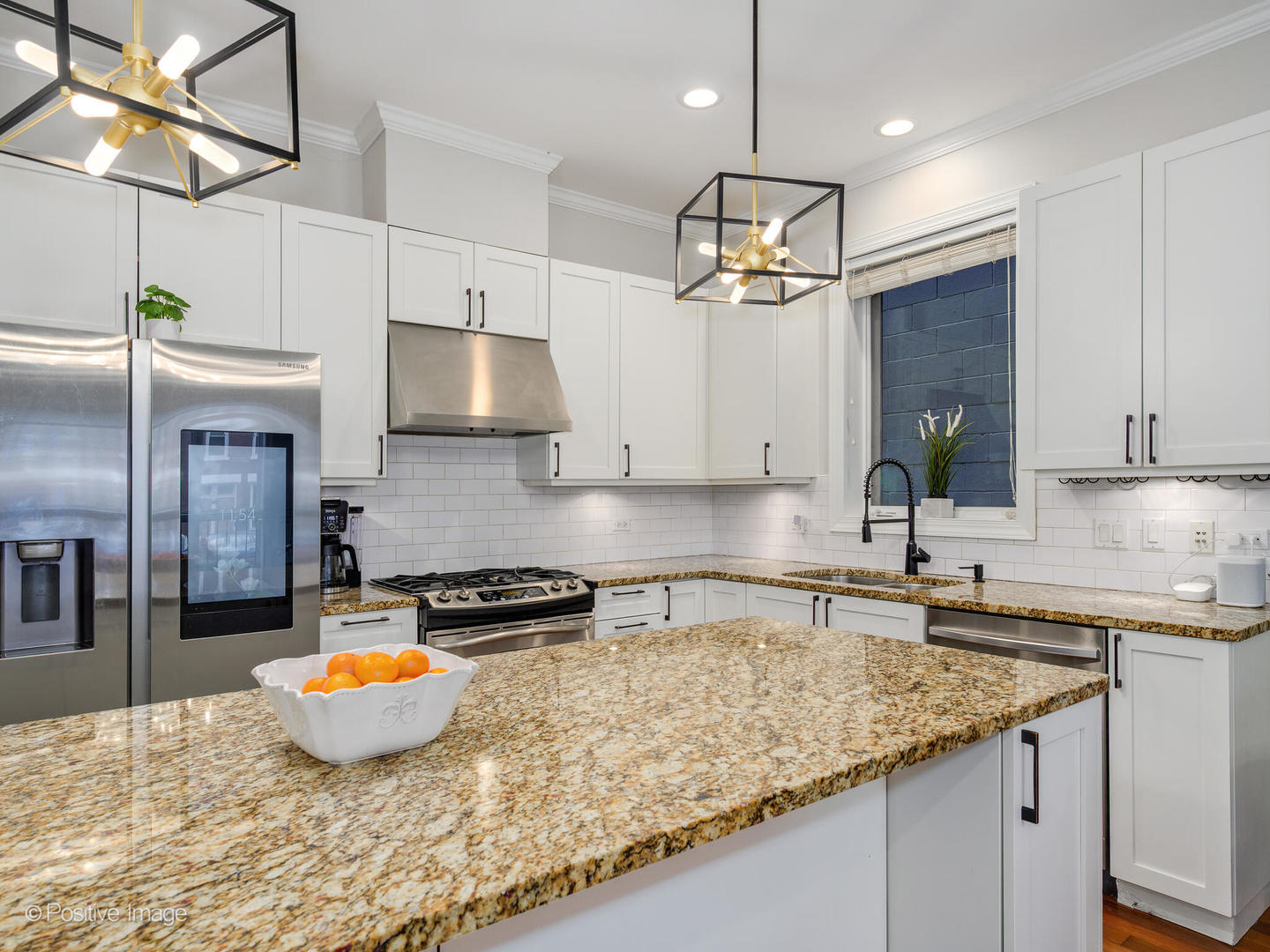 883 N Hermitage Avenue Unit: 1