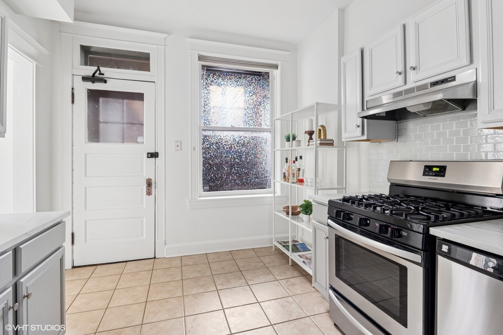 2150 W CORTEZ Street Unit: 1E