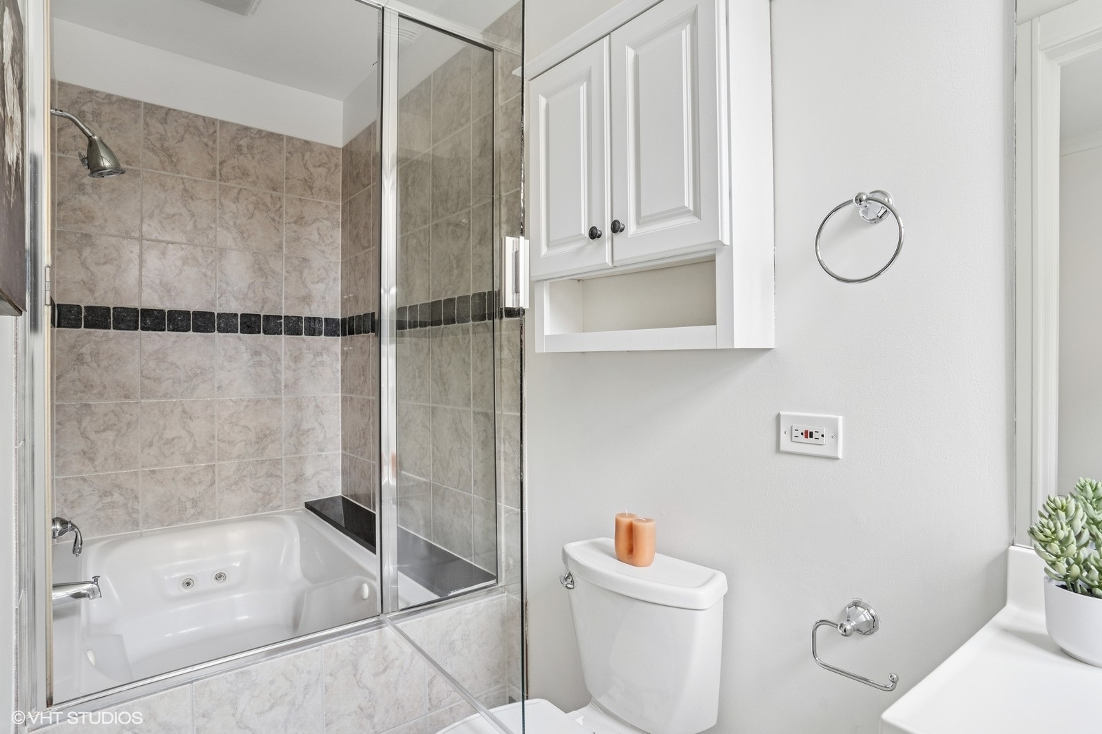 2150 W CORTEZ Street Unit: 1E