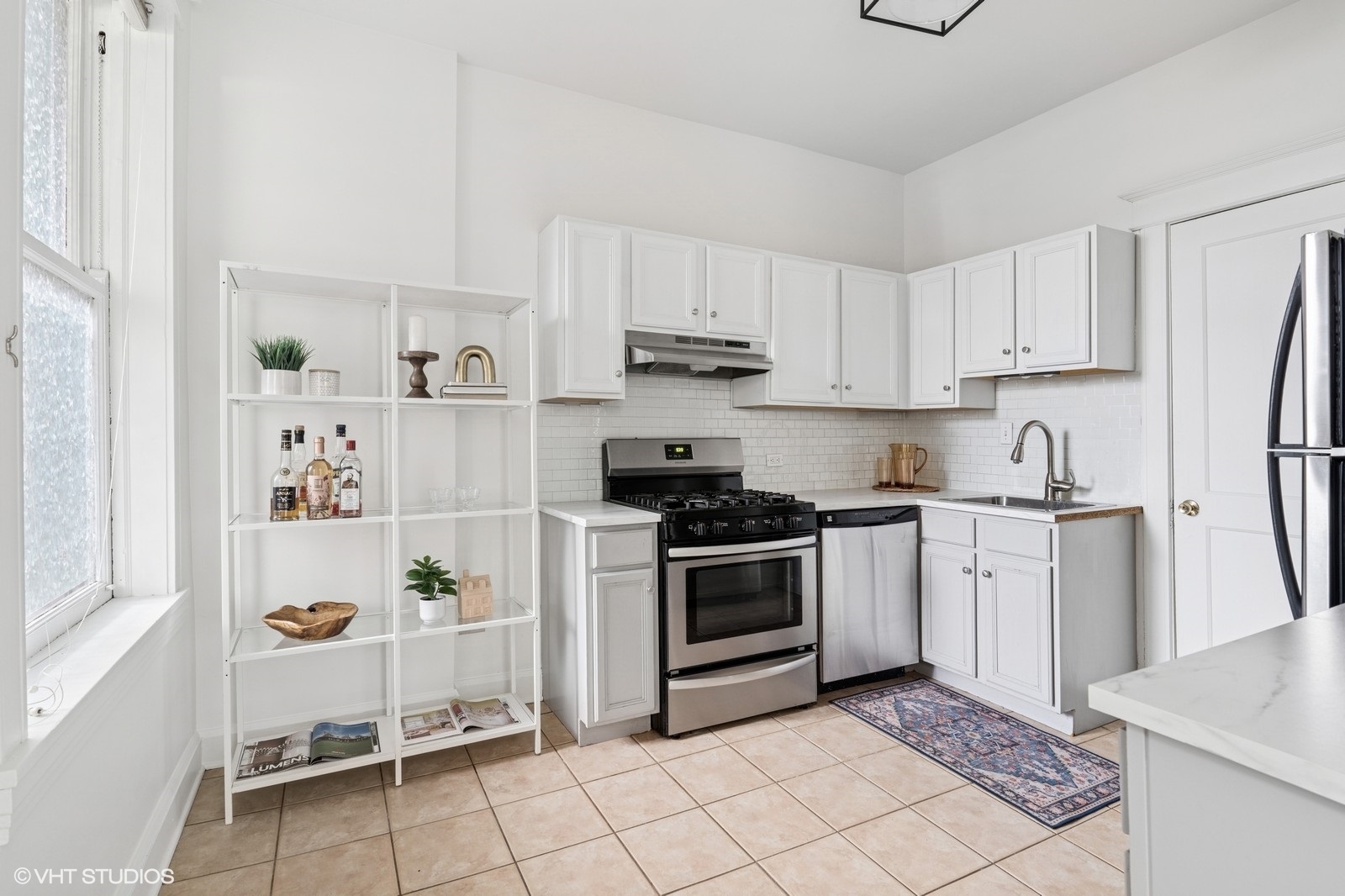 2150 W CORTEZ Street Unit: 1E