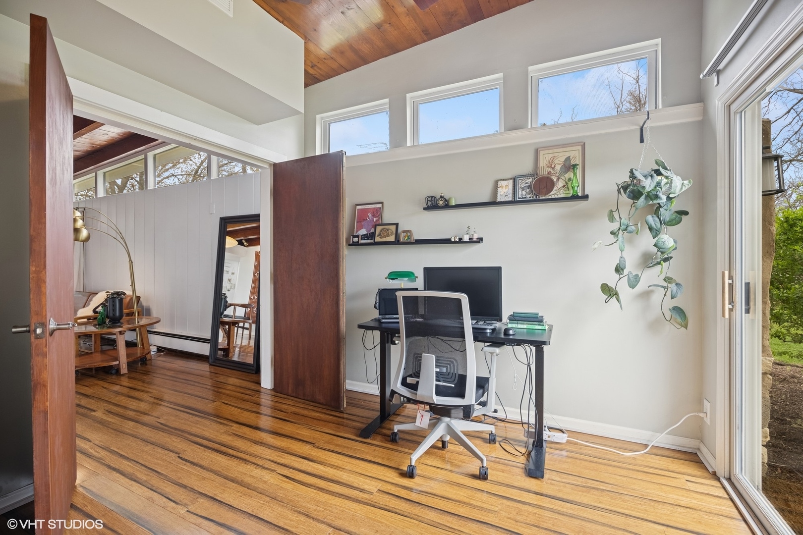 22W525 Cherry Lane