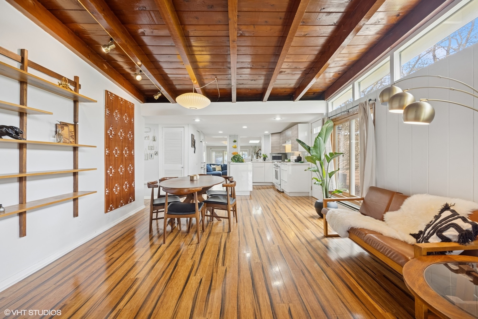 22W525 Cherry Lane