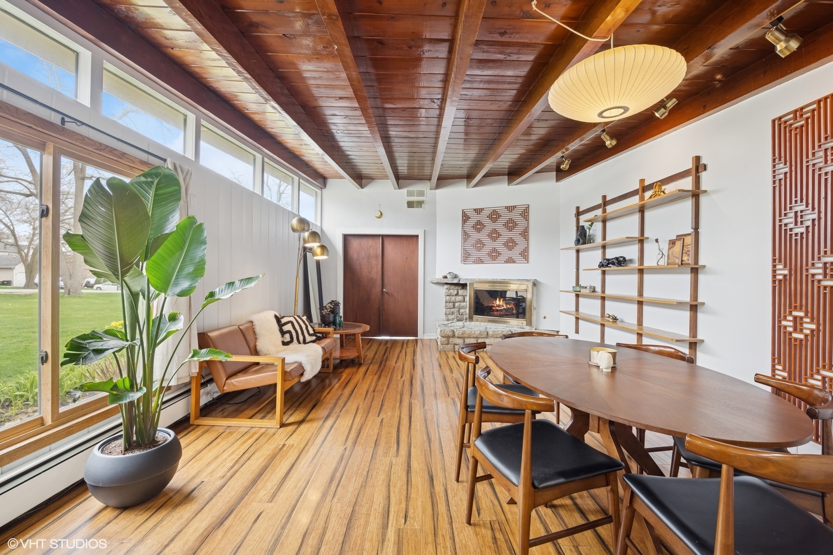 22W525 Cherry Lane