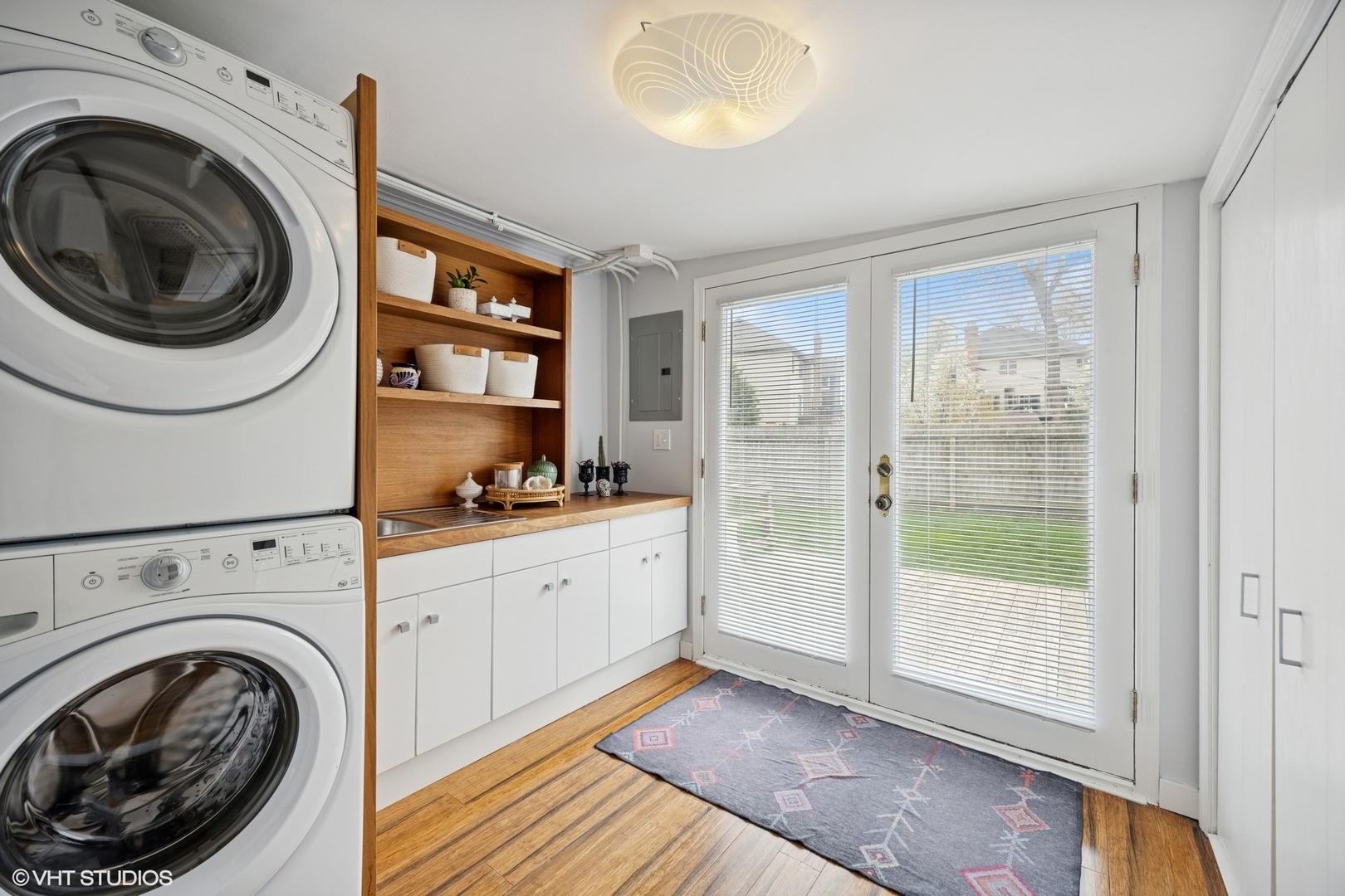 22W525 Cherry Lane