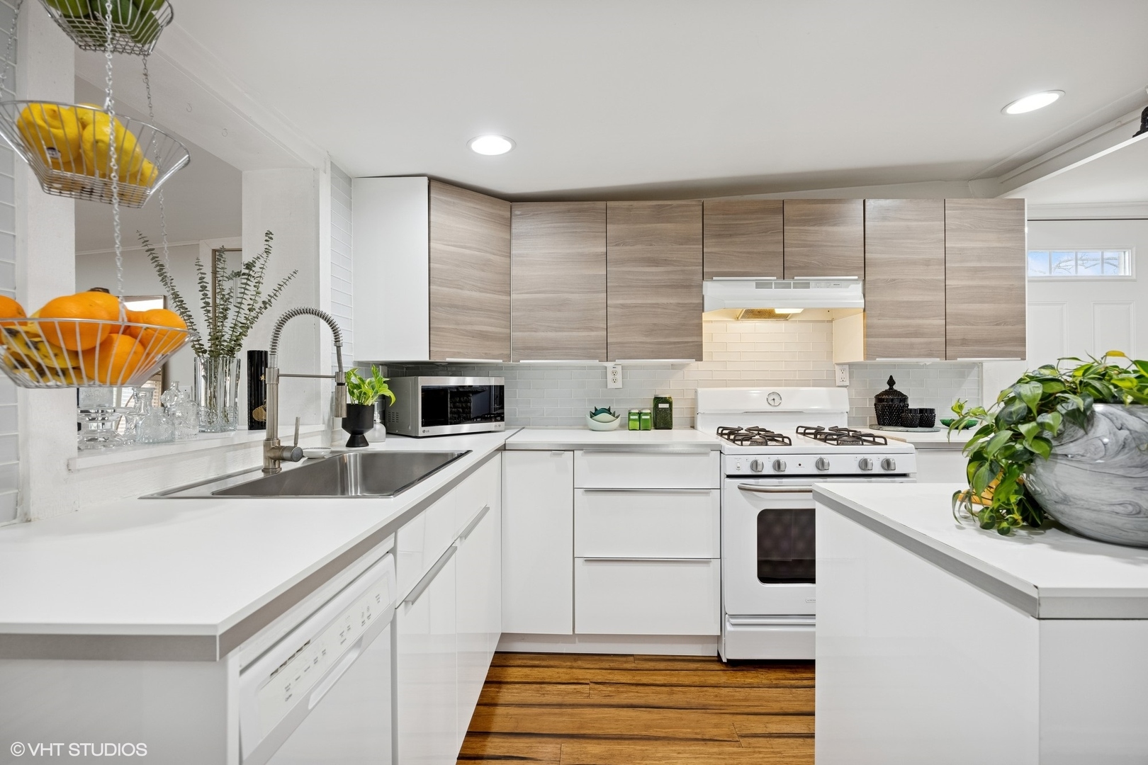 22W525 Cherry Lane