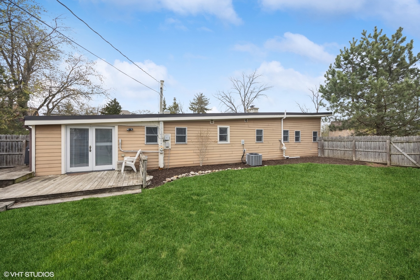22W525 Cherry Lane