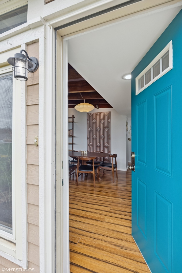 22W525 Cherry Lane