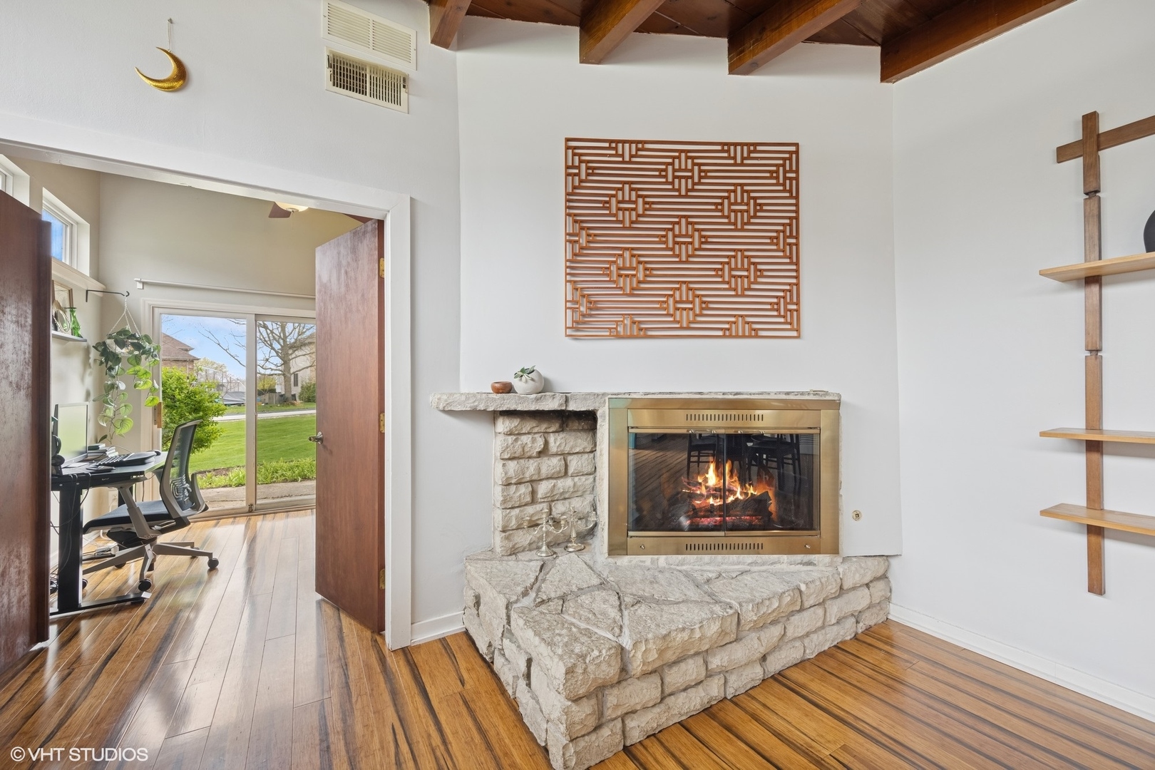 22W525 Cherry Lane