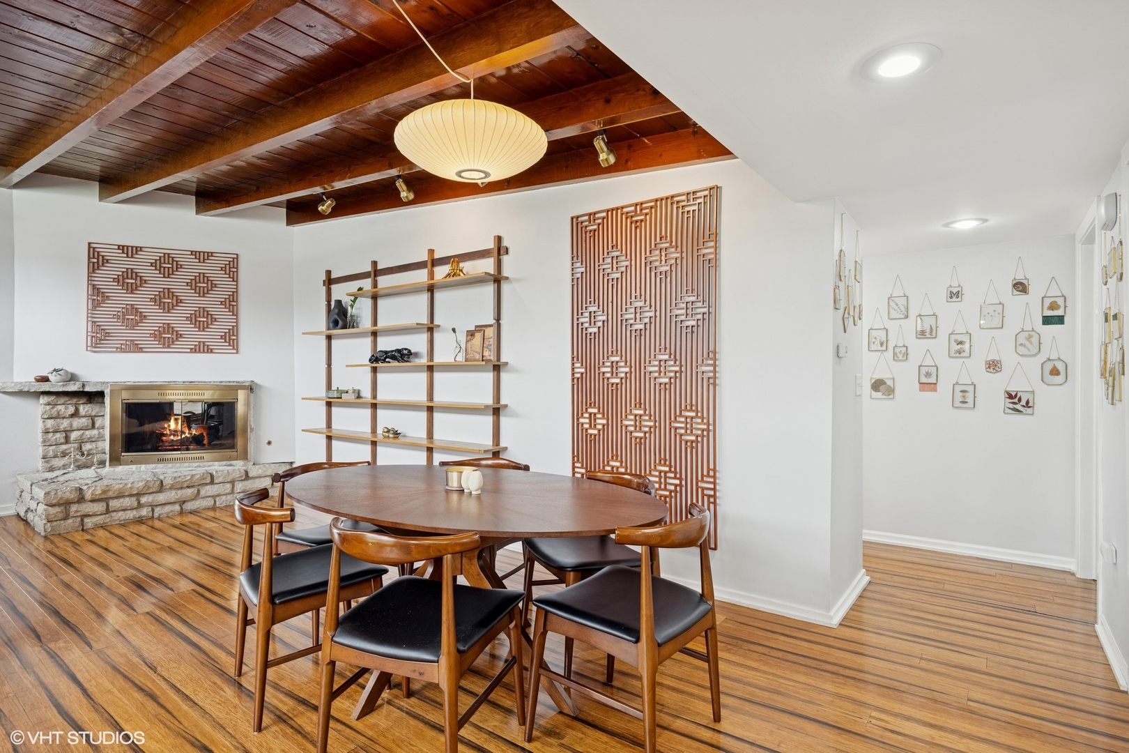 22W525 Cherry Lane