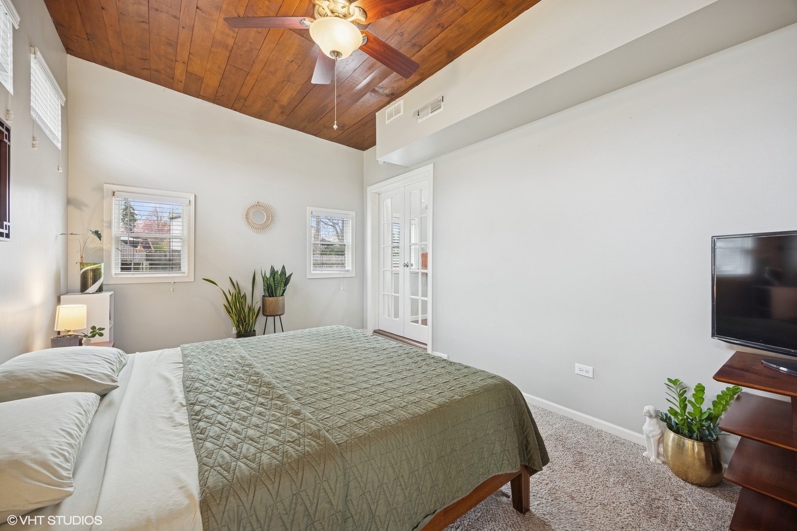 22W525 Cherry Lane