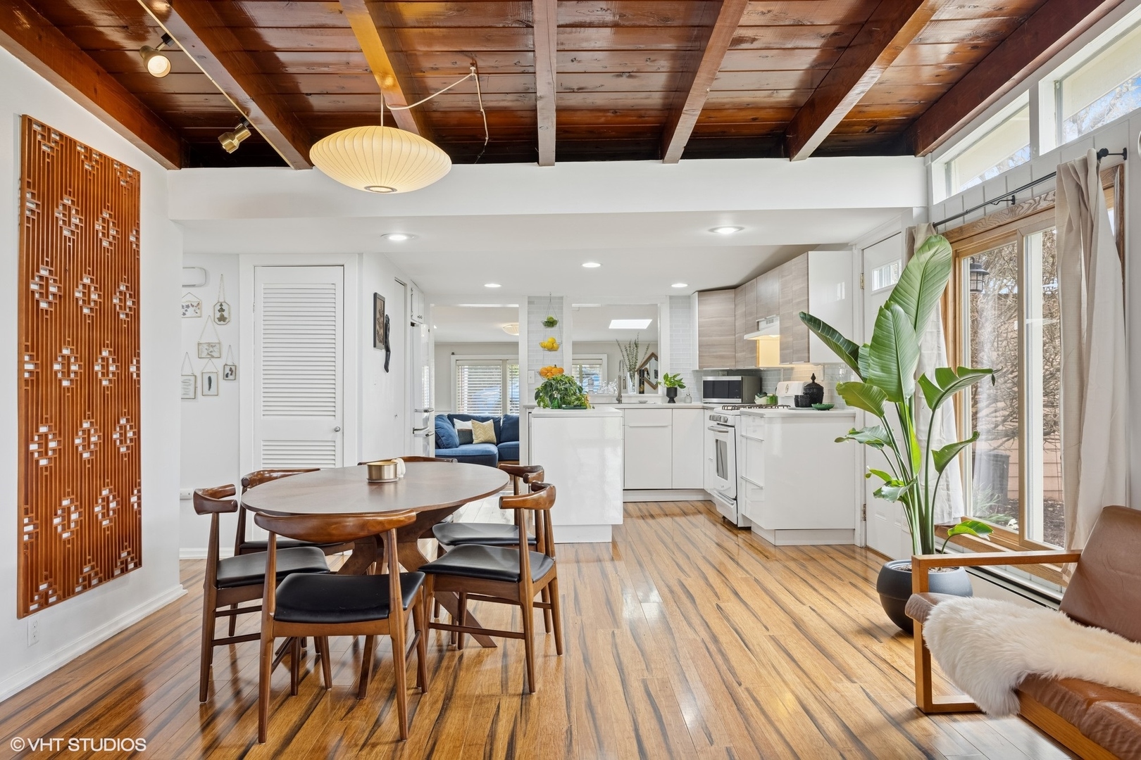 22W525 Cherry Lane