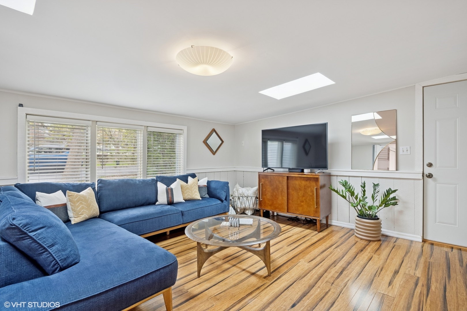 22W525 Cherry Lane