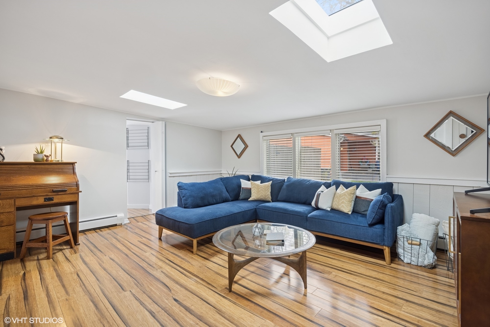 22W525 Cherry Lane