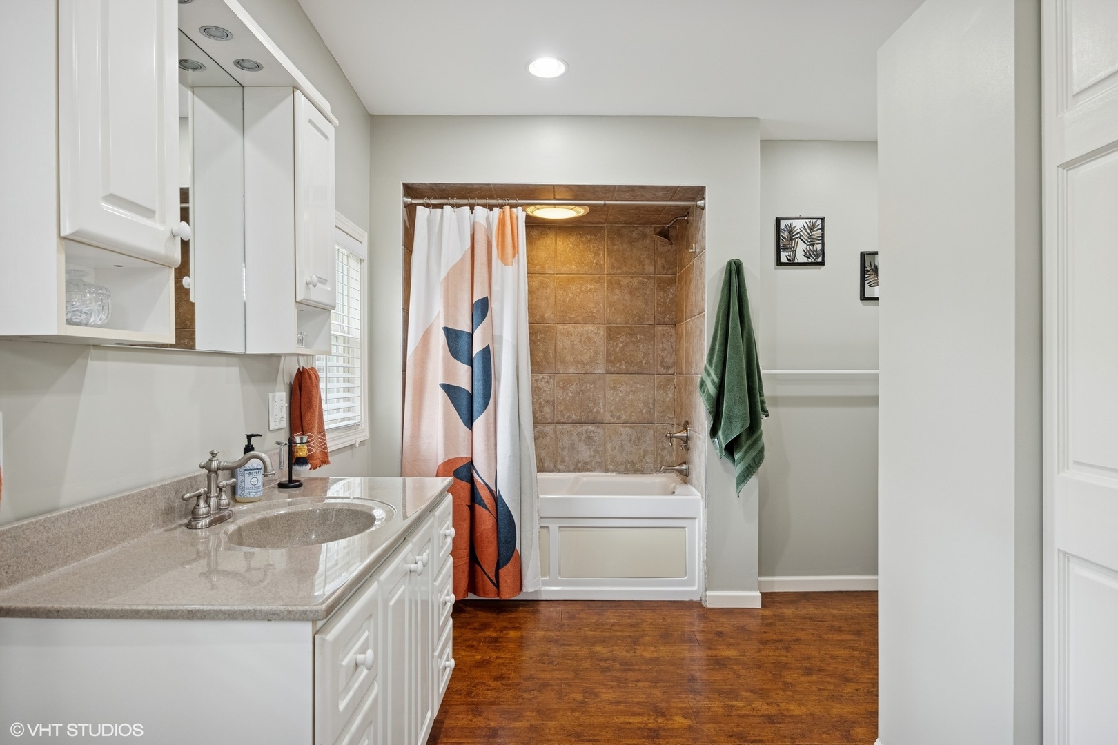 22W525 Cherry Lane