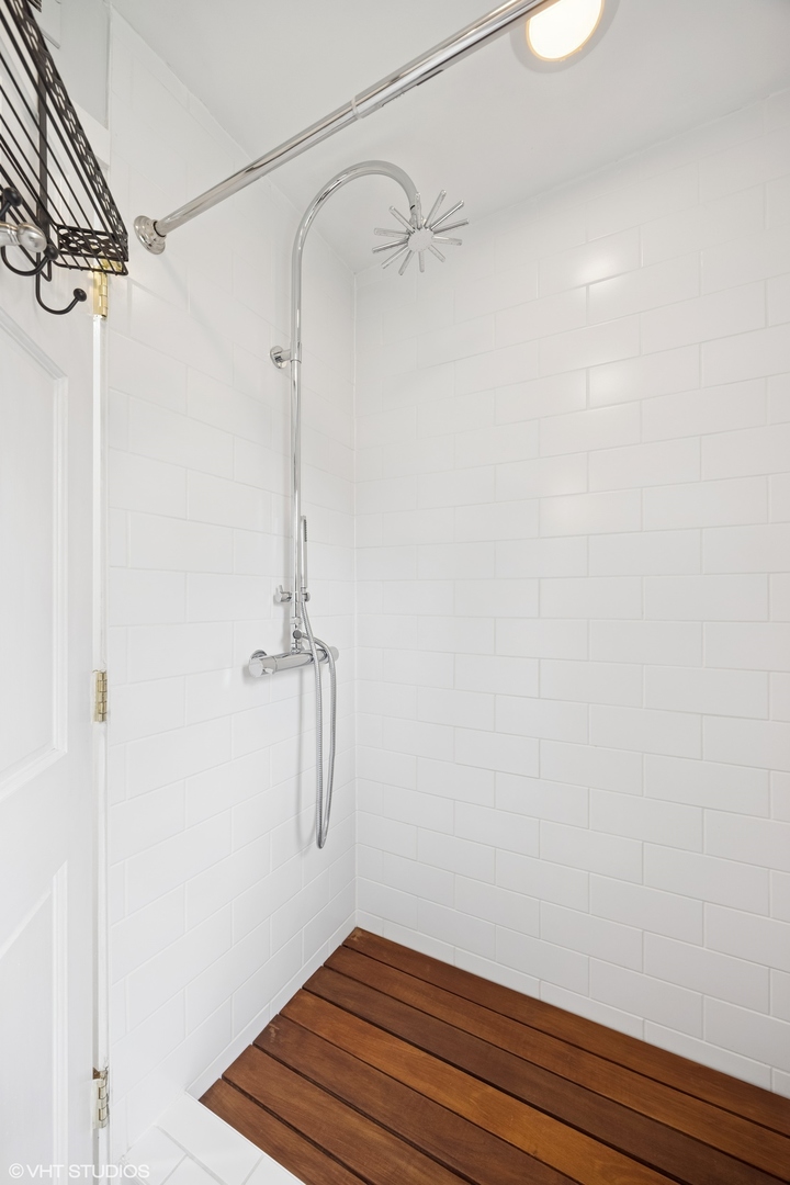 22W525 Cherry Lane
