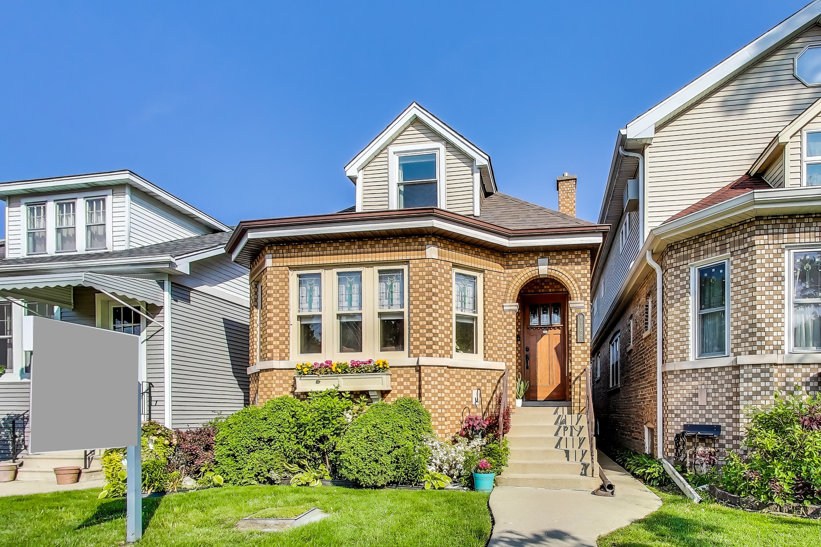6167 N Naper Avenue