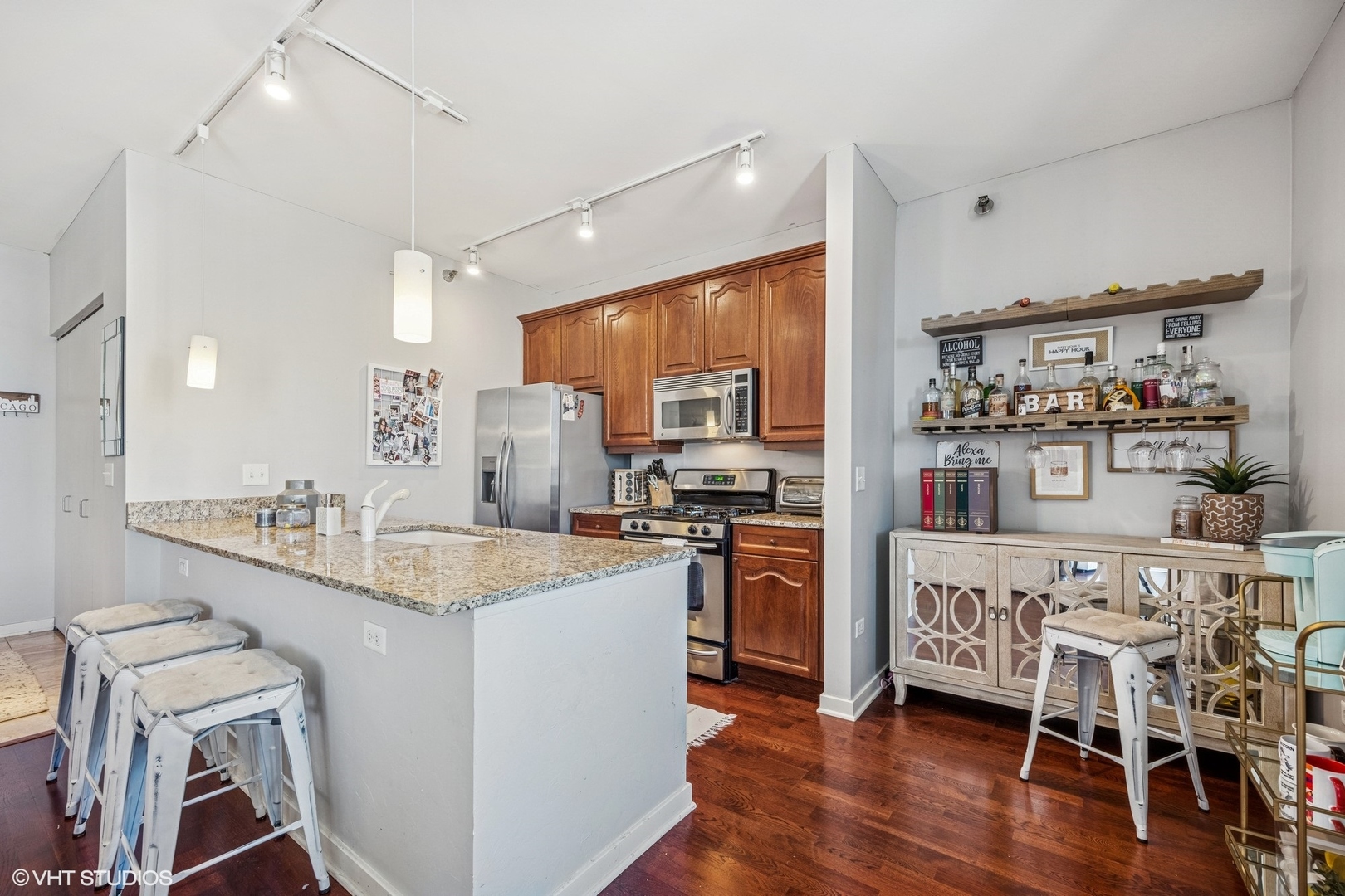 330 W GRAND Avenue Unit: 1303