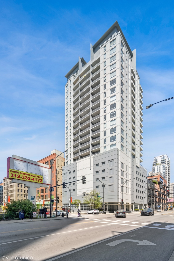 330 W GRAND Avenue Unit: 1303