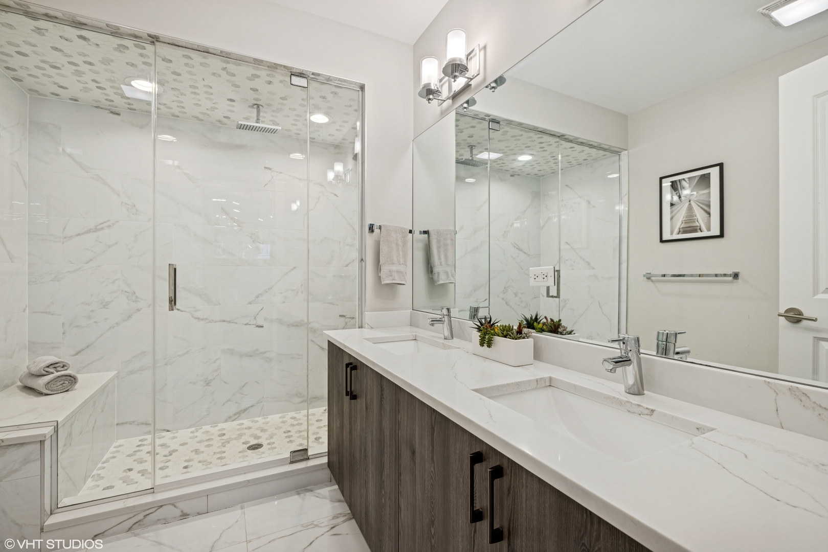 1621 N CAMPBELL Avenue Unit: 1