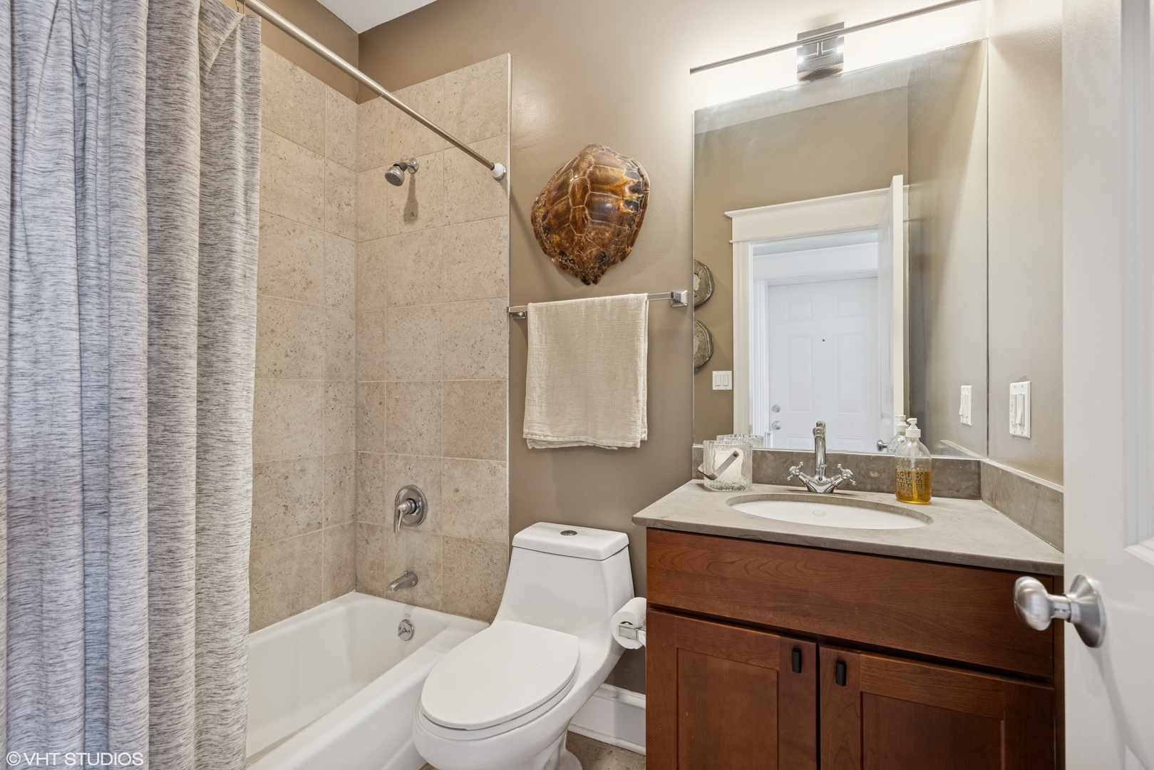 2720 N Lehmann Court Unit: 4