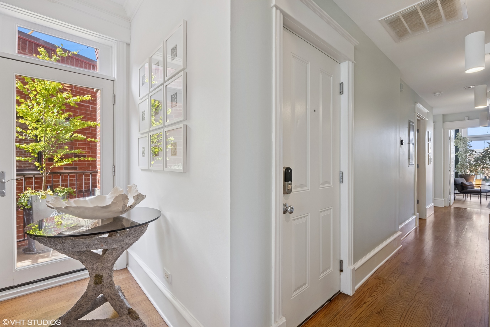 2720 N Lehmann Court Unit: 4