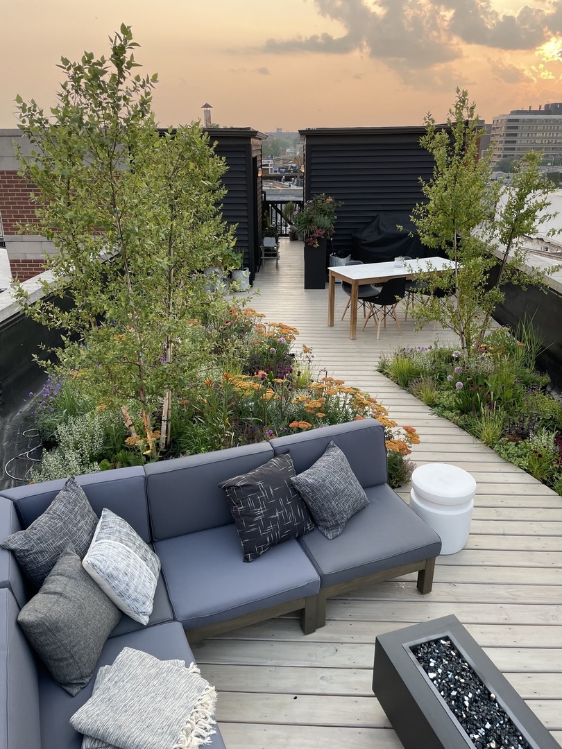 2720 N Lehmann Court Unit: 4