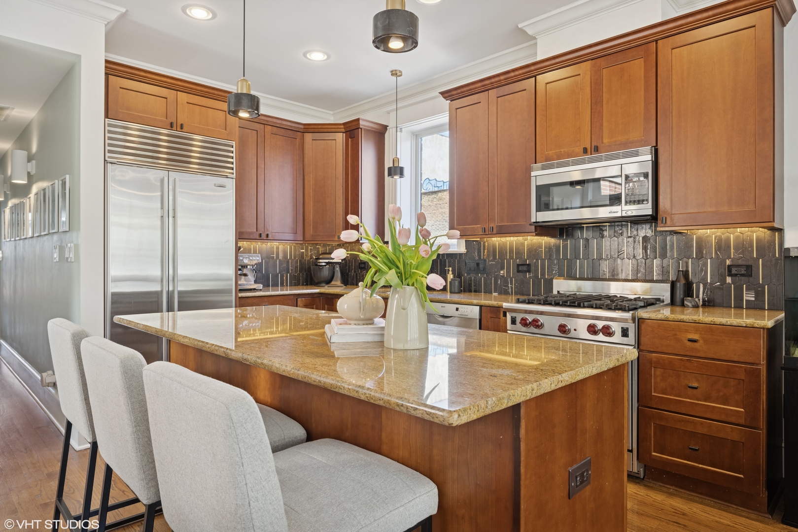 2720 N Lehmann Court Unit: 4