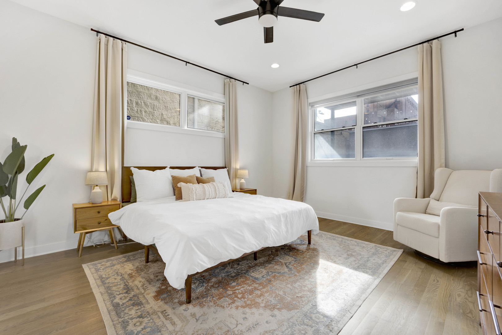 2415 W Haddon Street Unit: 1