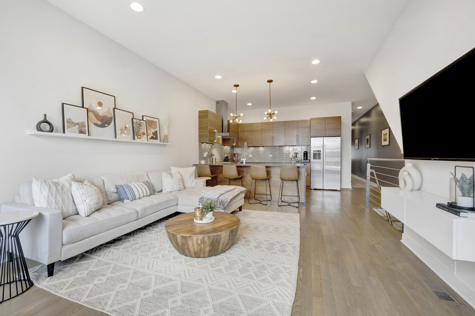 2415 W Haddon Street Unit: 1