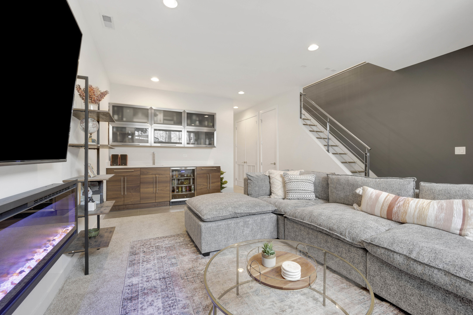 2415 W Haddon Street Unit: 1