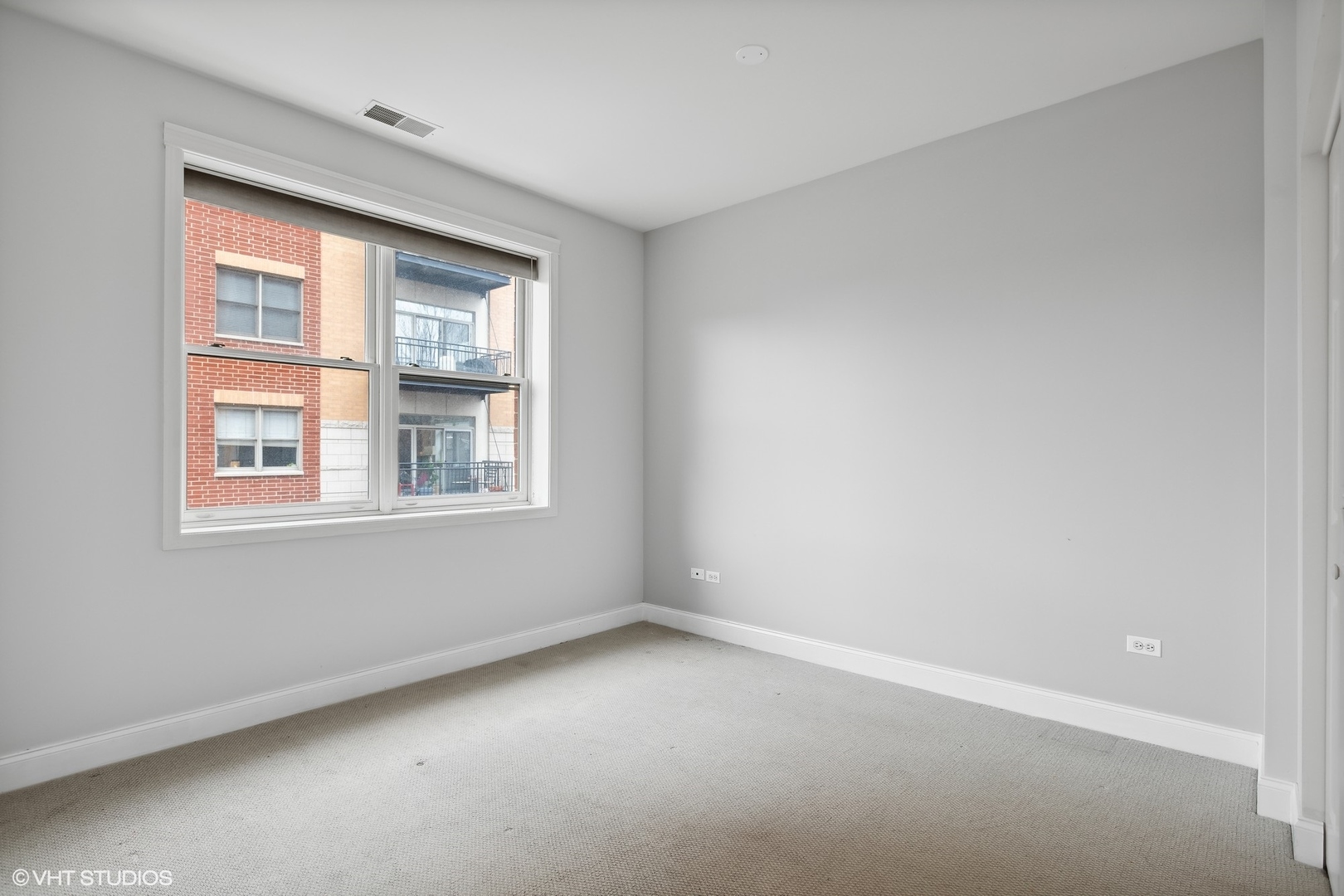 2320 W Saint Paul Avenue Unit: 202