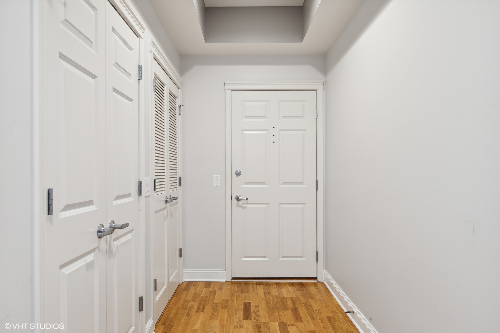 2320 W Saint Paul Avenue Unit: 202